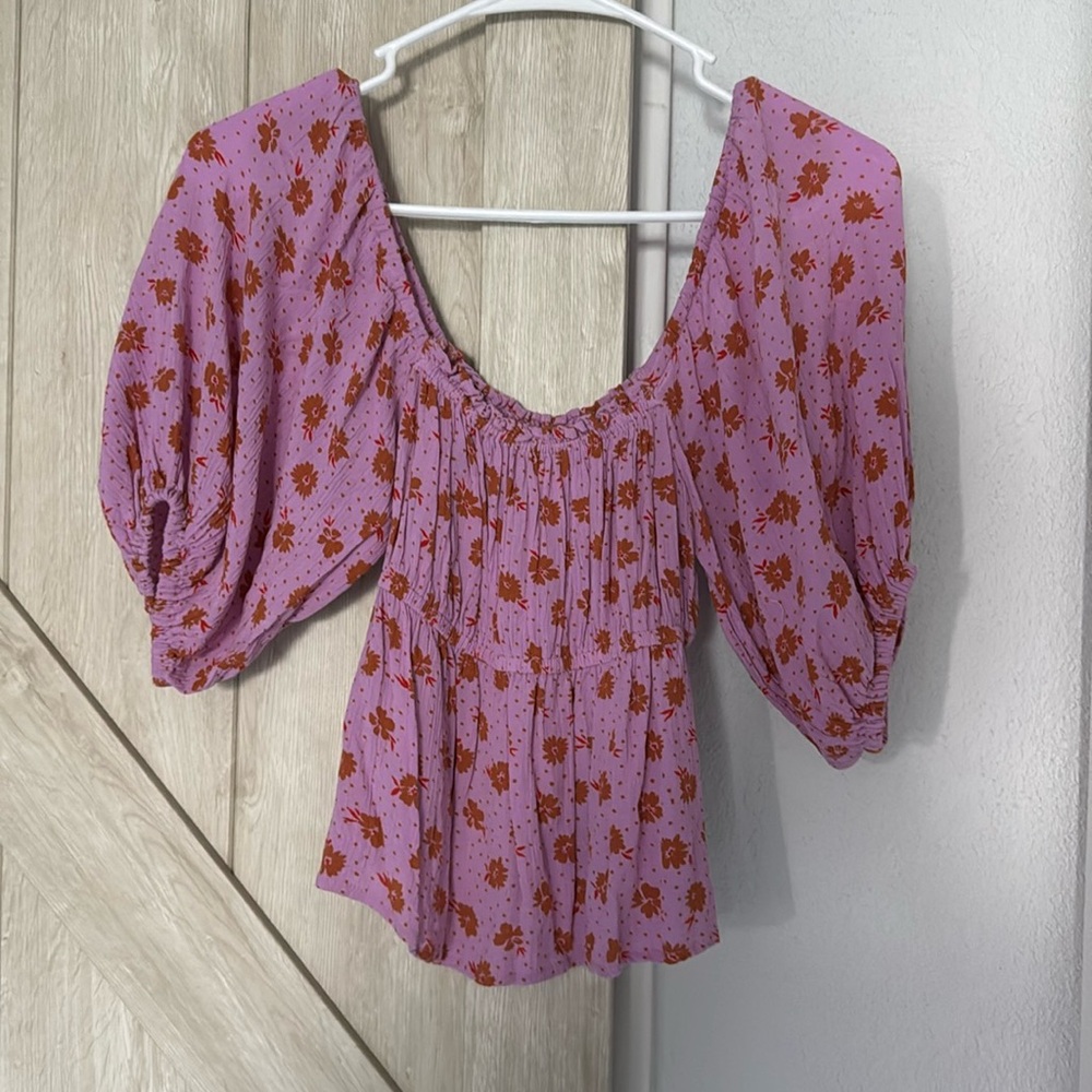 Billabong off the shoulder crop top shirt purple and red flowers size medium